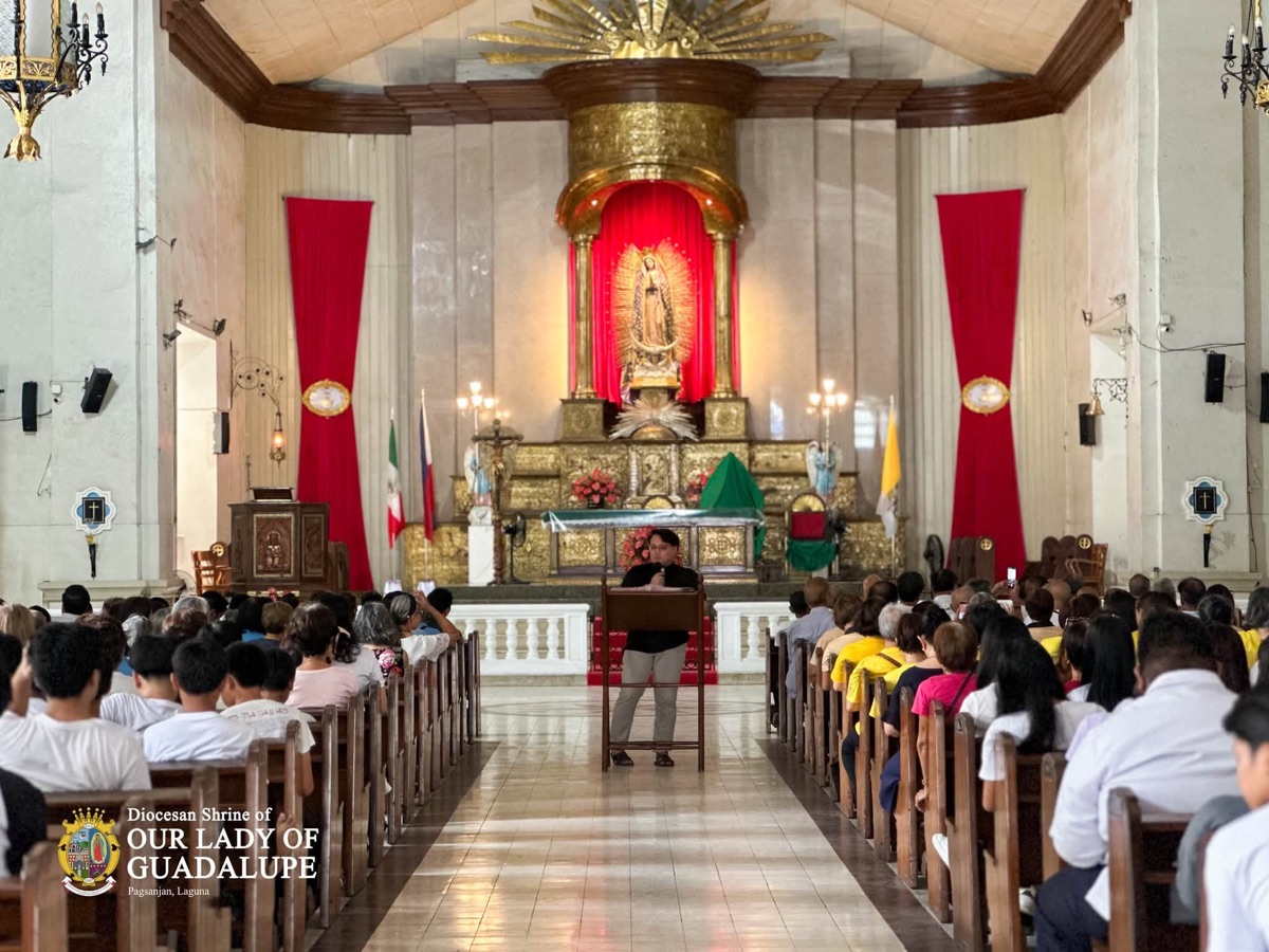 Parish workers filling the Shrine during the General Assembly